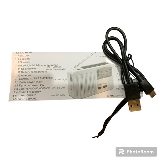 Dynamo/solar powered radio with flashlight - Picture 5 of 6